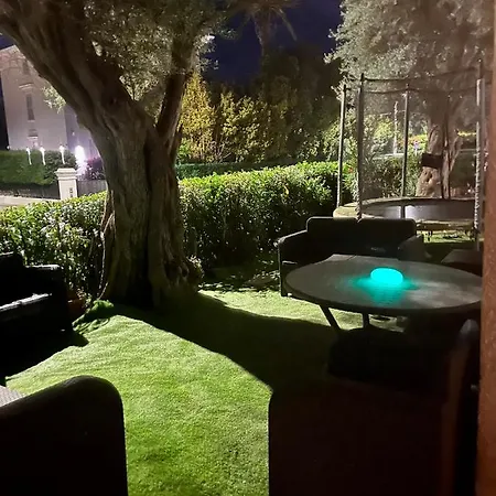 Apartment Exclusive 80 Sqm With Private Garden And Terrace On The Cap D Antibes, 300 Mt From Sandy De La Salis